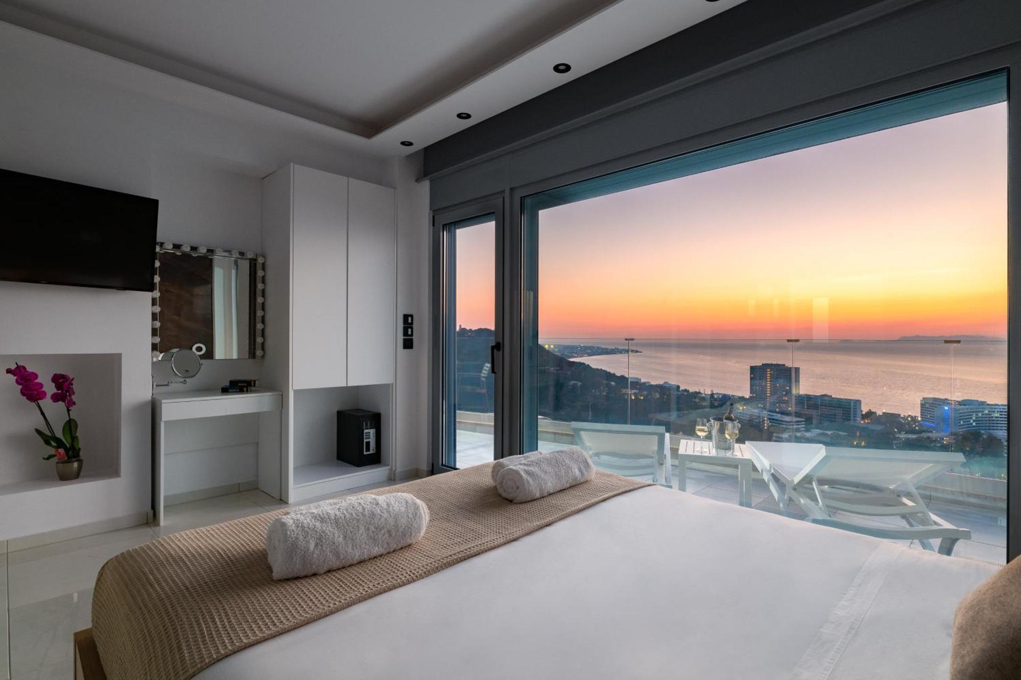Rhodes Skyline With Out Door Jacuzzi Sea View A1 Apartment